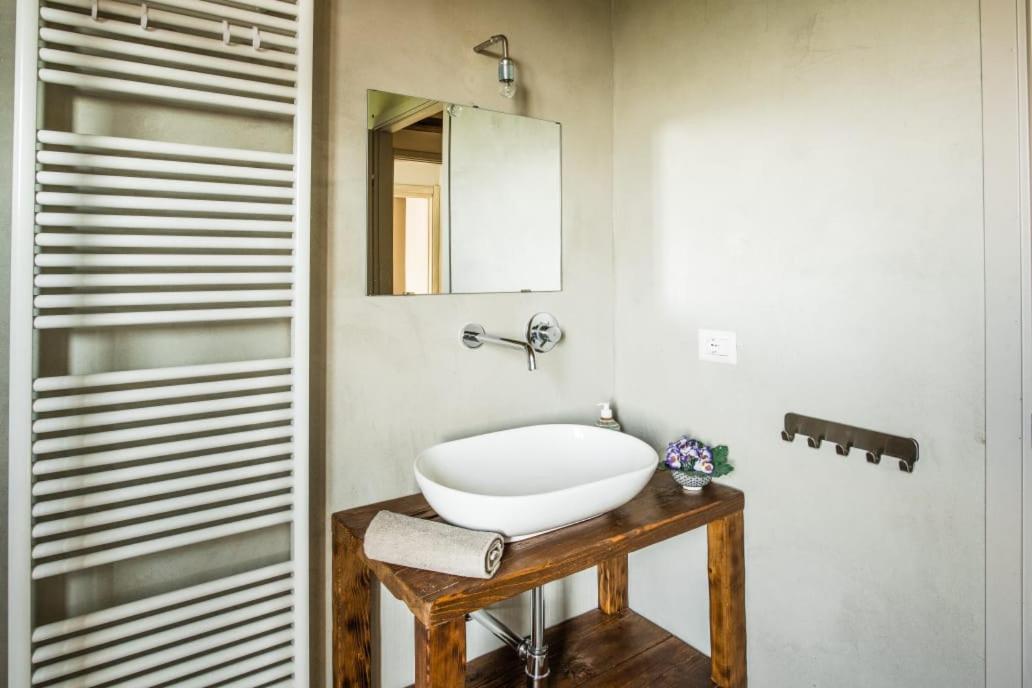 La Casa Di Roby-1 Appartamento La Morra Con Piscina Экстерьер фото