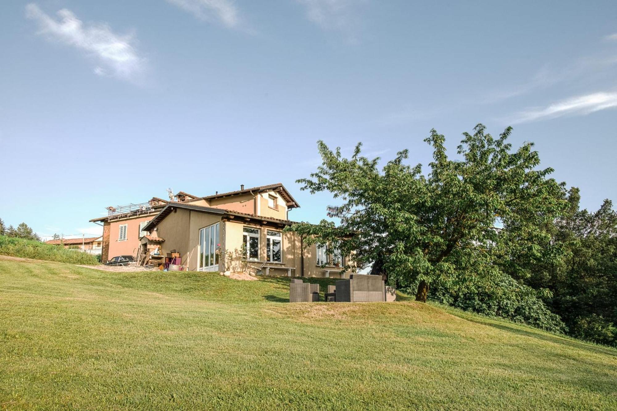 La Casa Di Roby-1 Appartamento La Morra Con Piscina Экстерьер фото